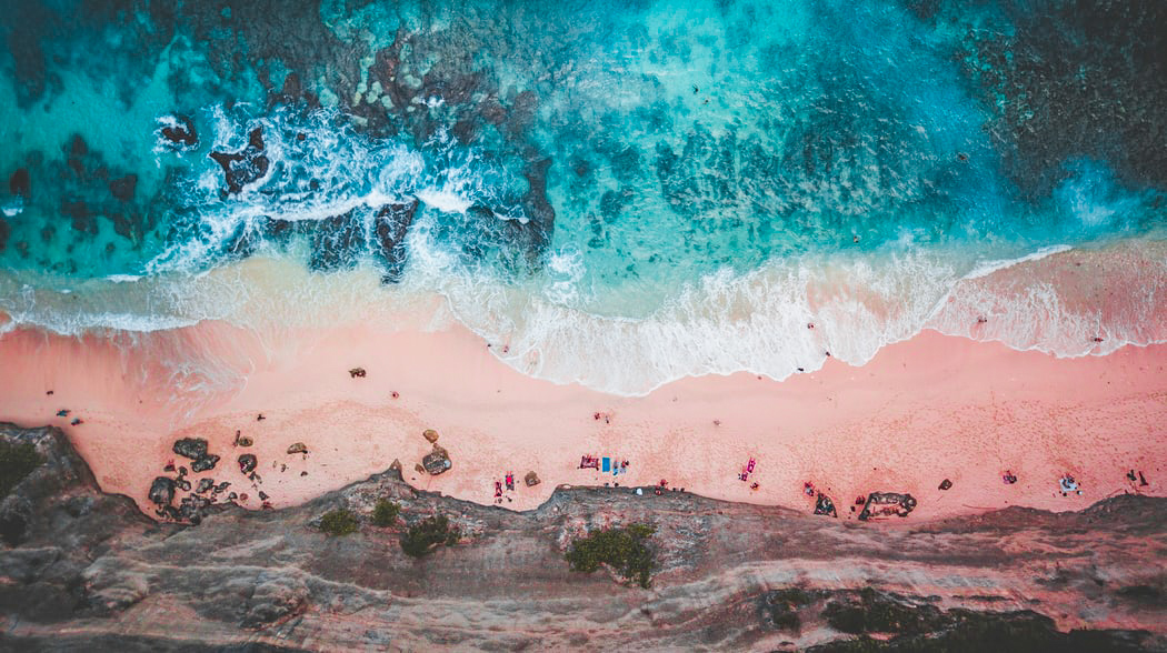 Top 5 Beautiful Pink Sand Beaches in the world