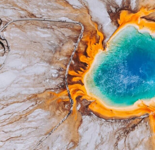 cropped-Yellowstone-National-Park-USA.jpeg