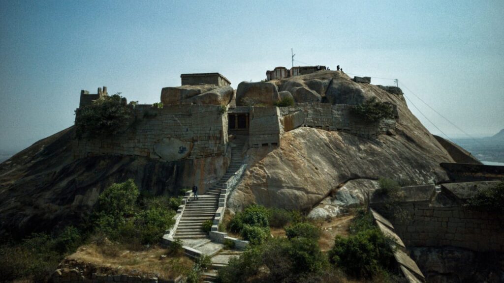 Gudibande Fort, Karnataka - History, Trek, Location