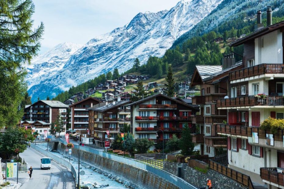 5 Popular Cities to Visit in Switzerland