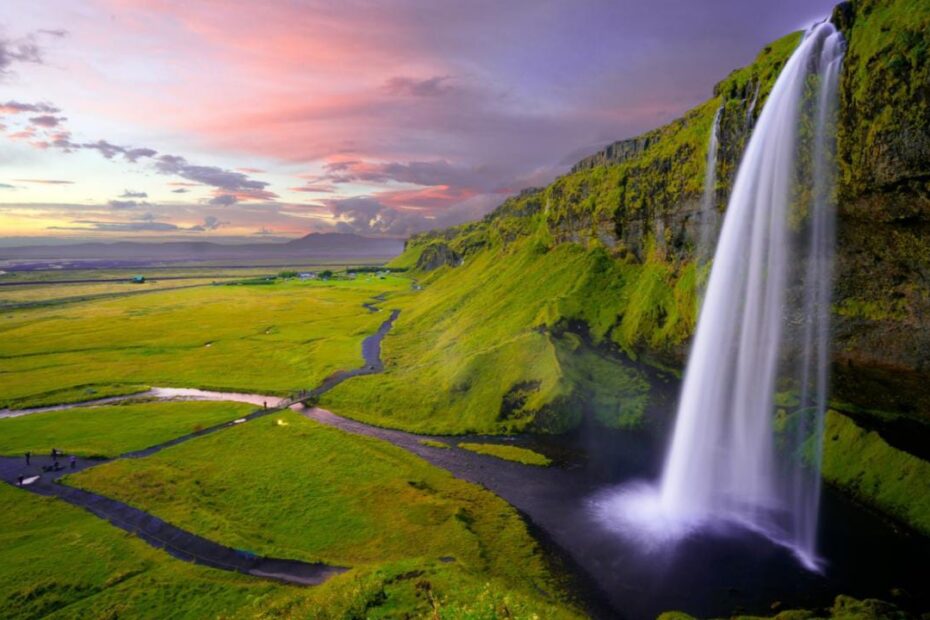 Top 10 Tourist Attractions and Places to Visit in Iceland