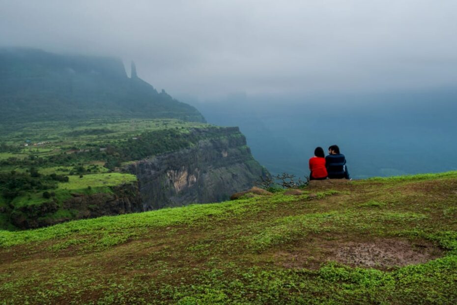 Naneghat Reverse Waterfall, Maharashtra - Location, Trekking