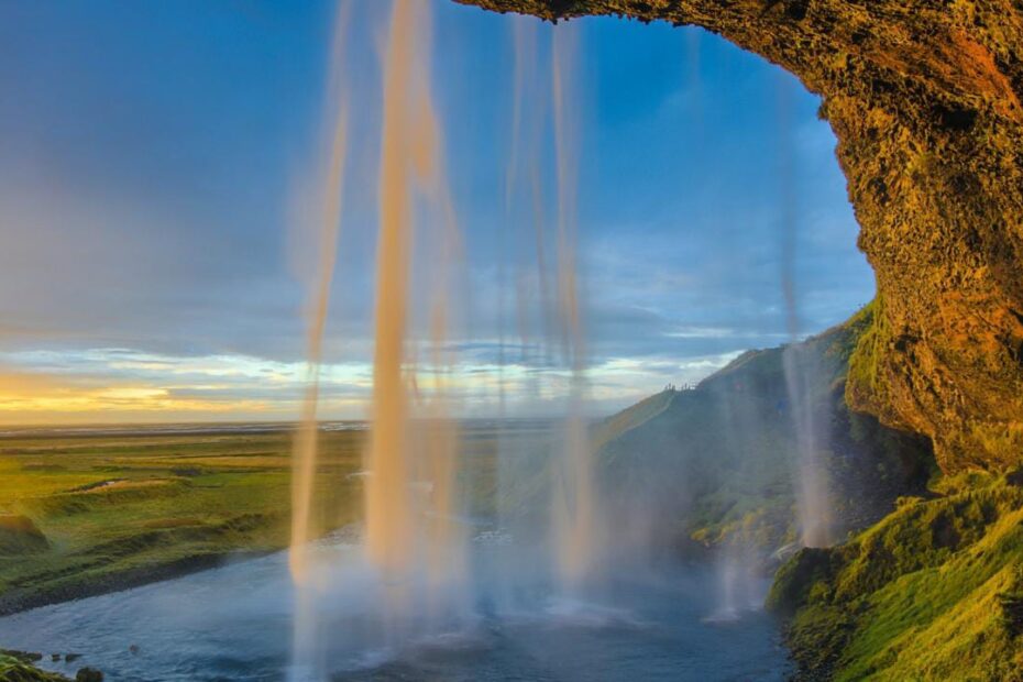 Top 10 Mesmerizing Waterfalls to Visit in Iceland