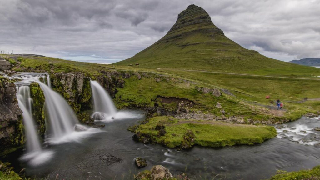 Top 10 Mesmerizing Waterfalls to Visit in Iceland