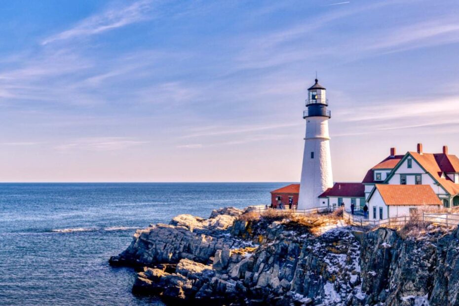 Top 8 Lighthouses On The East Coast Of United States (USA)