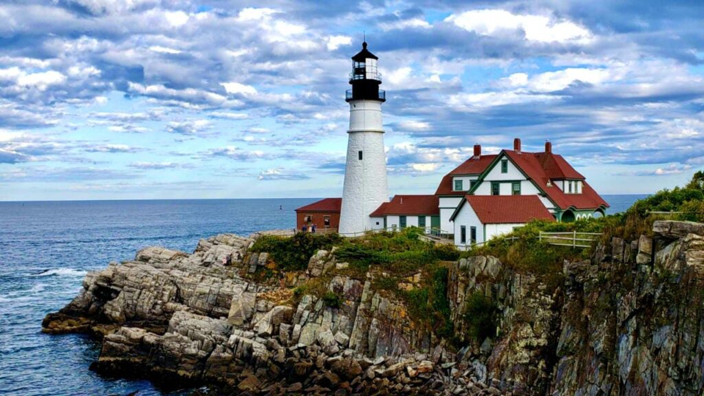 Top 8 Lighthouses On The East Coast Of United States (USA)