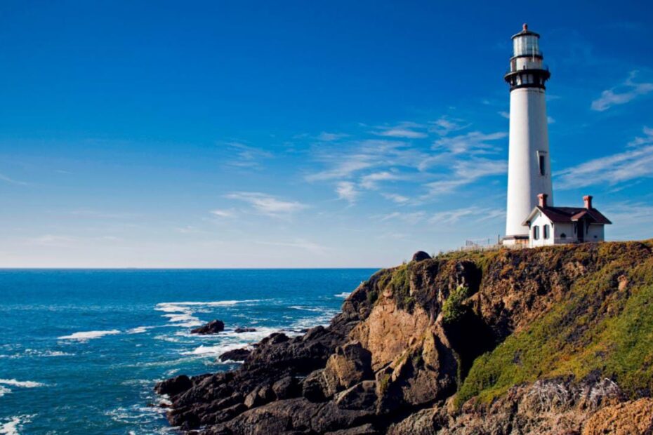 Top 8 Lighthouses On The West Coast Of United States (USA)