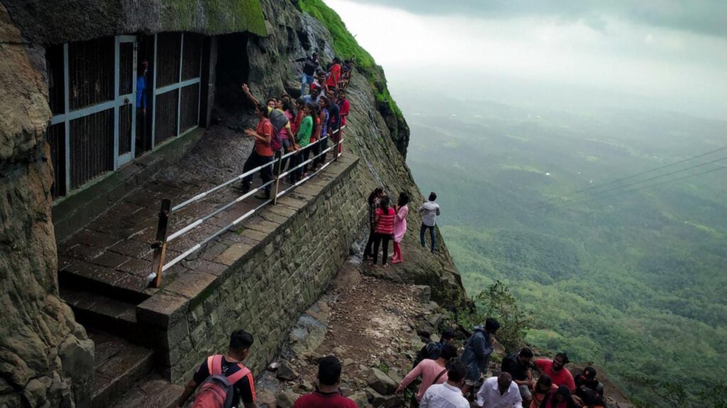 Naneghat Reverse Waterfall, Maharashtra - Location, Trekking