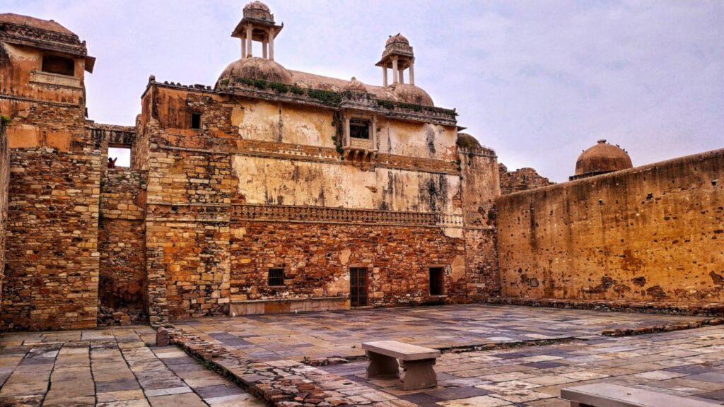 Top 8 Historical Places To Visit In Rajasthan (India)