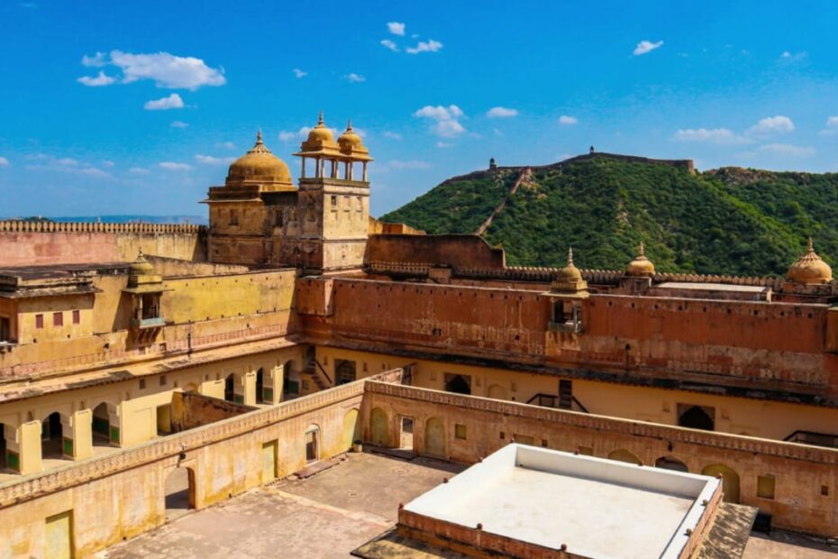 Top 8 Famous Historical Forts To Visit In India