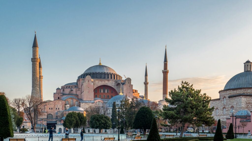 Top 10 Places That Will Make You Fall In Love With Istanbul