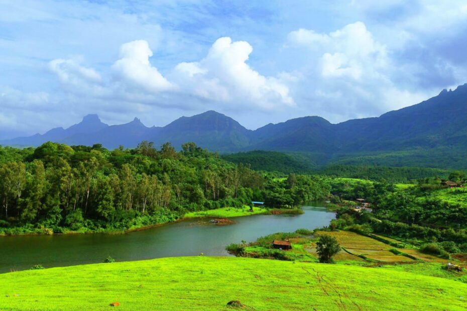 Kondeshwar Waterfall, Lake, and Temple (Badlapur)