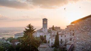Top 6 Hilltop Towns To Visit In Italy | Best Italian Hill Stations 7 Top 6 Hilltop Towns To Visit In Italy | Best Italian Hill Stations