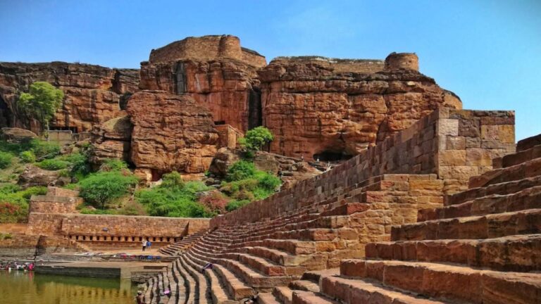 Badami Cave Temples (Karnataka) - History, Architecture 1 Badami Cave Temples (Karnataka) - History, Architecture