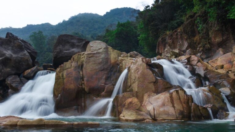 Top 7 Scenic Waterfalls To Visit In Meghalaya (India) 1 Top 7 Scenic Waterfalls To Visit In Meghalaya (India)