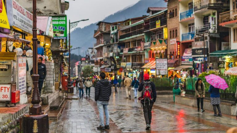 6 Famous Things to Buy on Mall Road, Manali (Himachal Pradesh) 1 6 Famous Things to Buy on Mall Road, Manali (Himachal Pradesh)